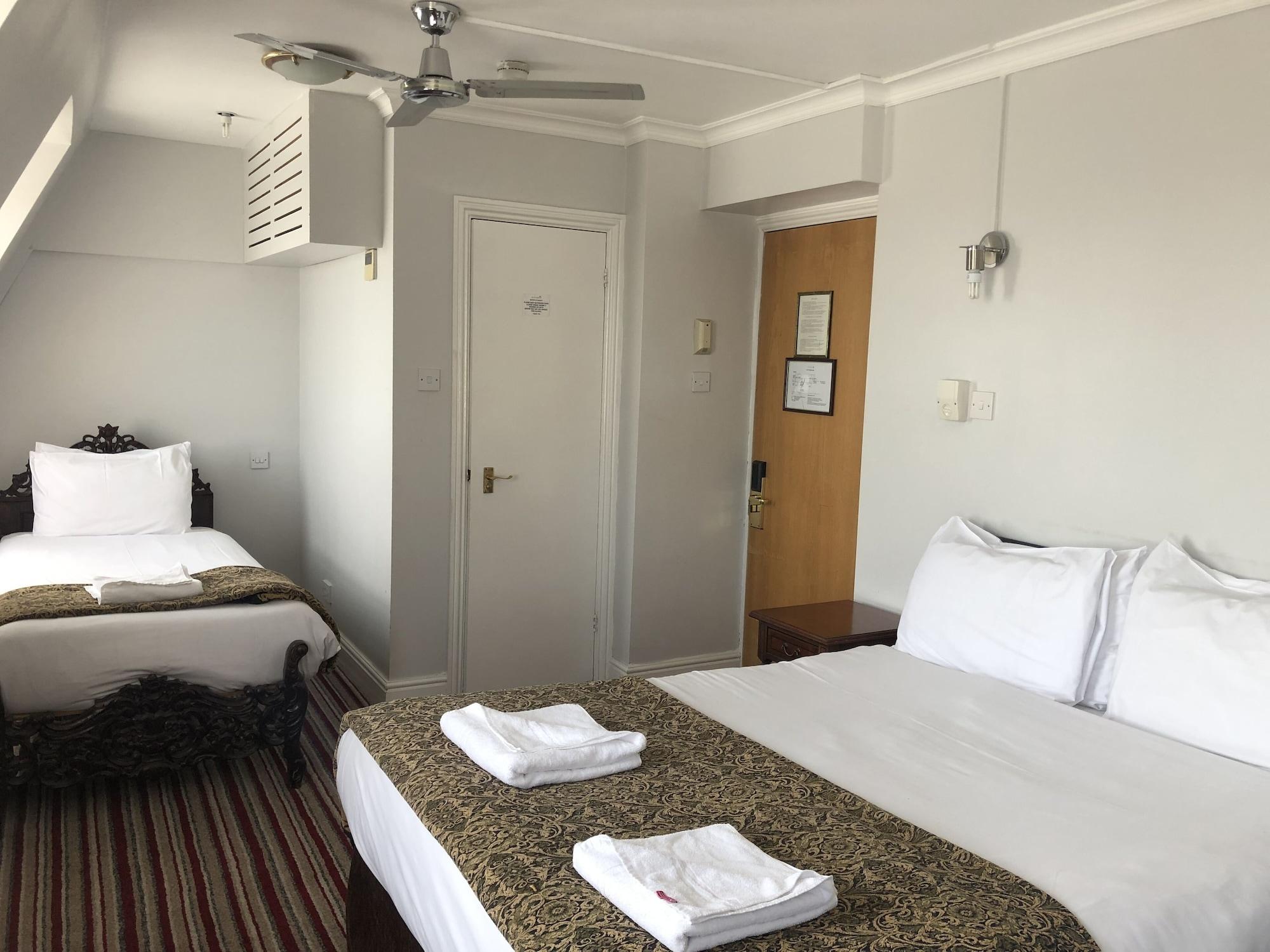 My Place Hotel Лондон Екстер'єр фото