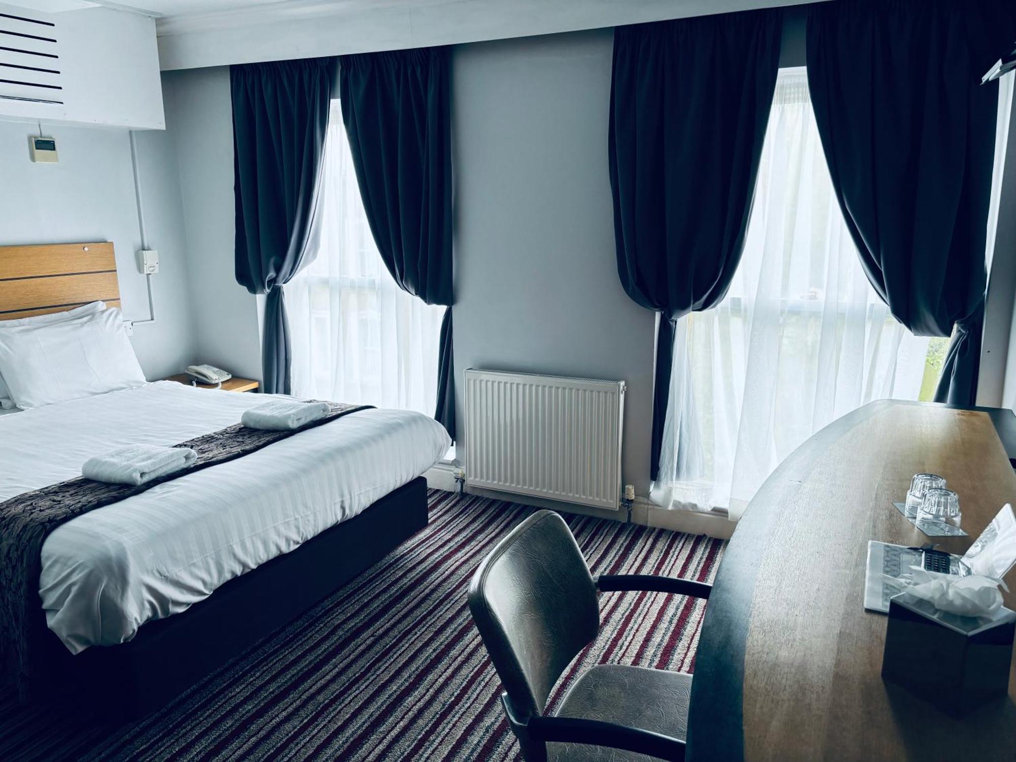 My Place Hotel Лондон Екстер'єр фото