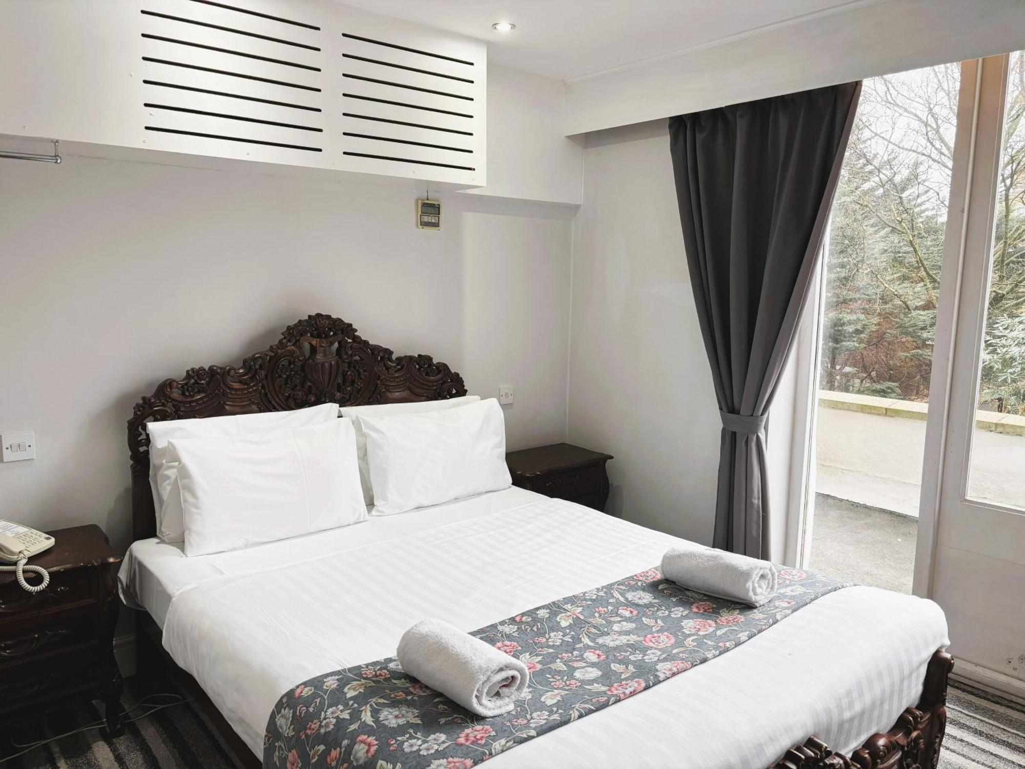 My Place Hotel Лондон Екстер'єр фото