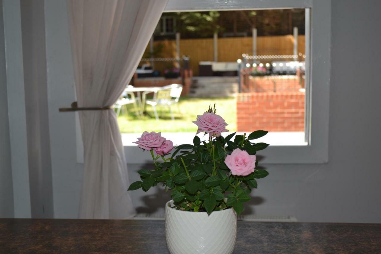 My Place Hotel Лондон Екстер'єр фото